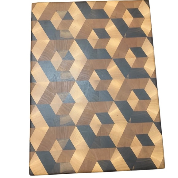 HANDMADE 3D Cube End-Grain Cutting Board – 15.5 x 11.5‎